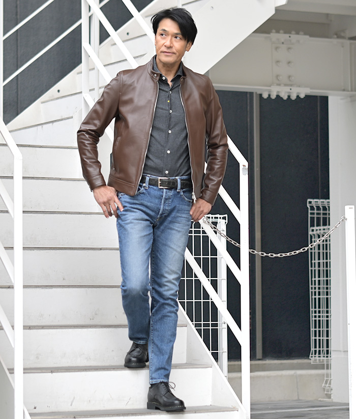 ブラウンライダースを粋に纏う