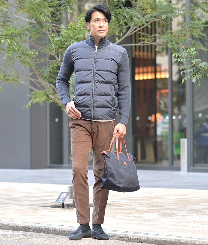 着込まず整う、40代50代のための休日スタイル