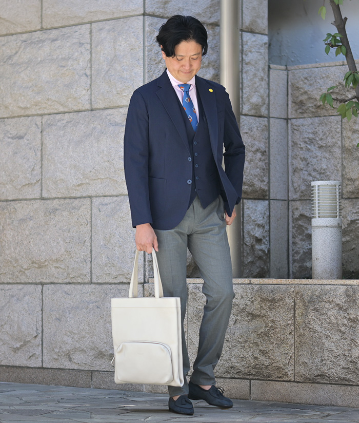 春のビジネススタイルはタイドアップを