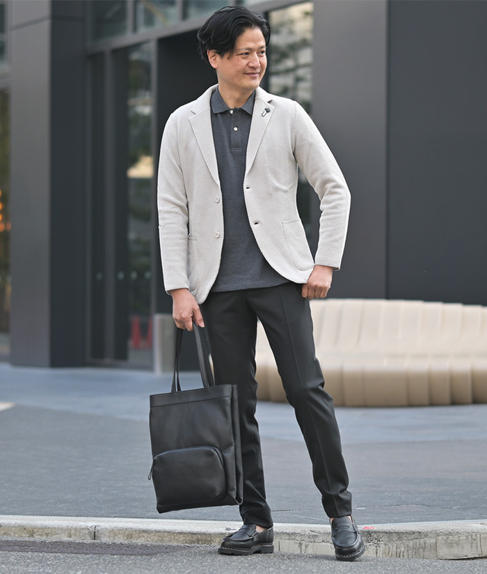 仕事にも街にも効く、大人の軽快ブルゾン