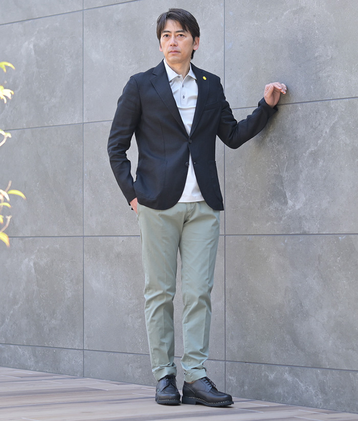 軽く羽織るだけで整う、大人の休日スタイル