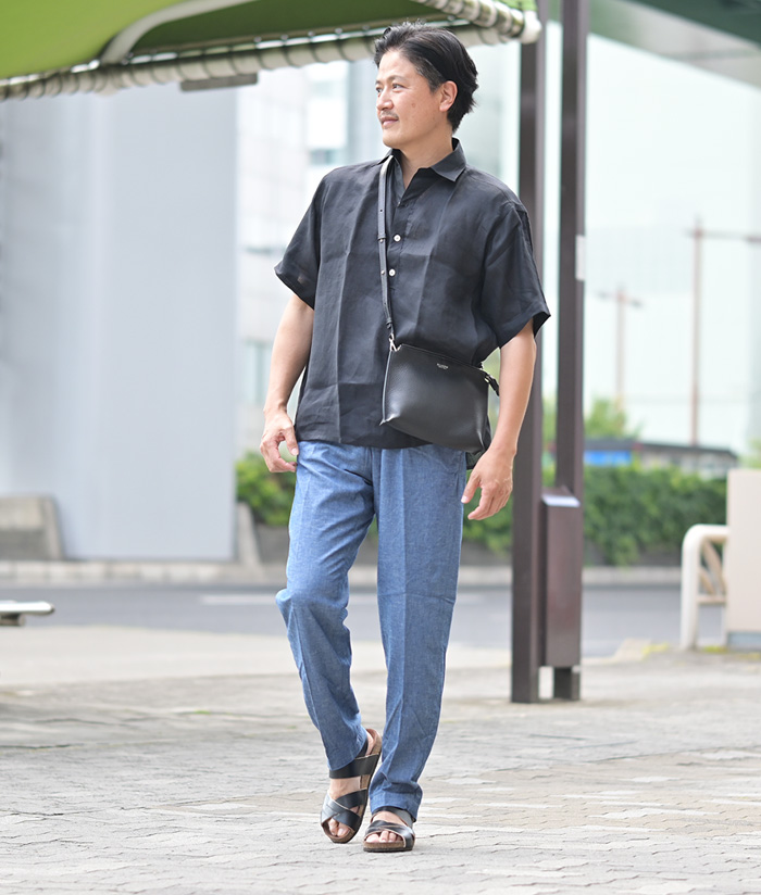 リネンで差がつく、40代50代の休日コーデ