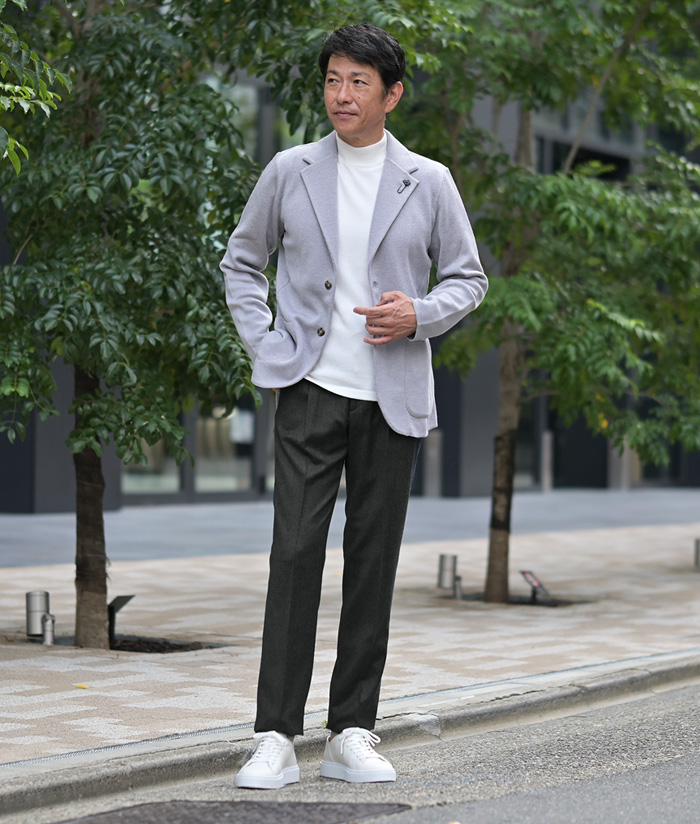 秋のジャケットは、爽やかに着るのが大人流
