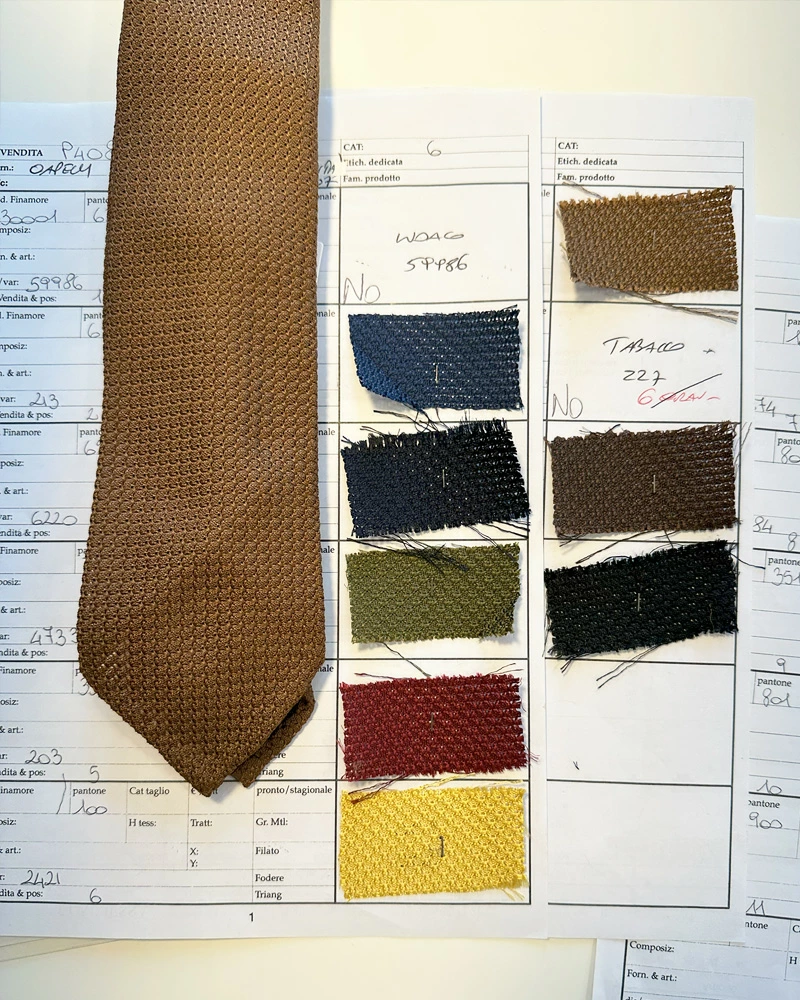 フィナモレ　ネクタイと色々な布のサンプル