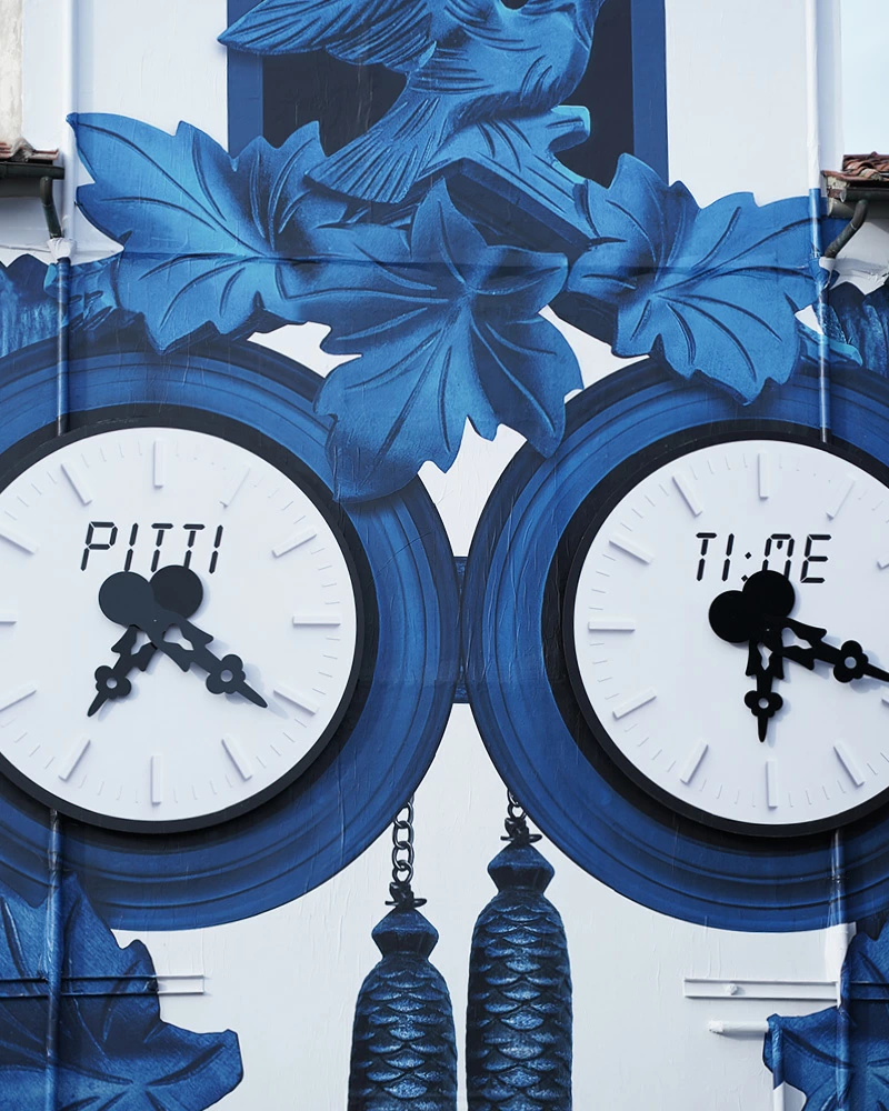 「PITTI TIME」というテーマを象徴する入り口の飾りつけ
