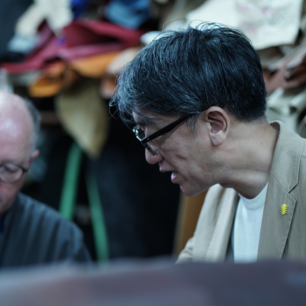 ジョセフ マランジェ 靴工房 革 裁断 カット 職人 JOSEPH MALANGE フランス製靴