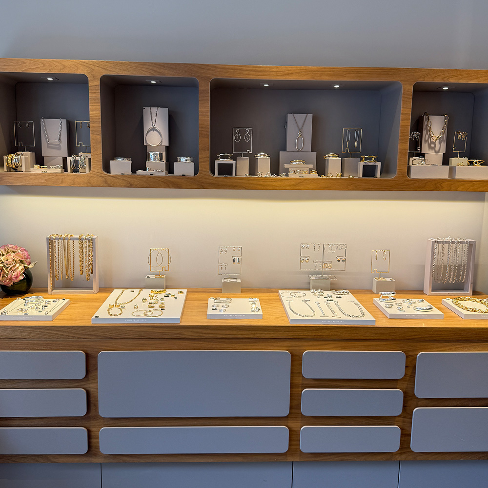 フィリップ オーディベール パリ ブティック 店内 ジュエリーディスプレイ PHILIPPE AUDIBERT