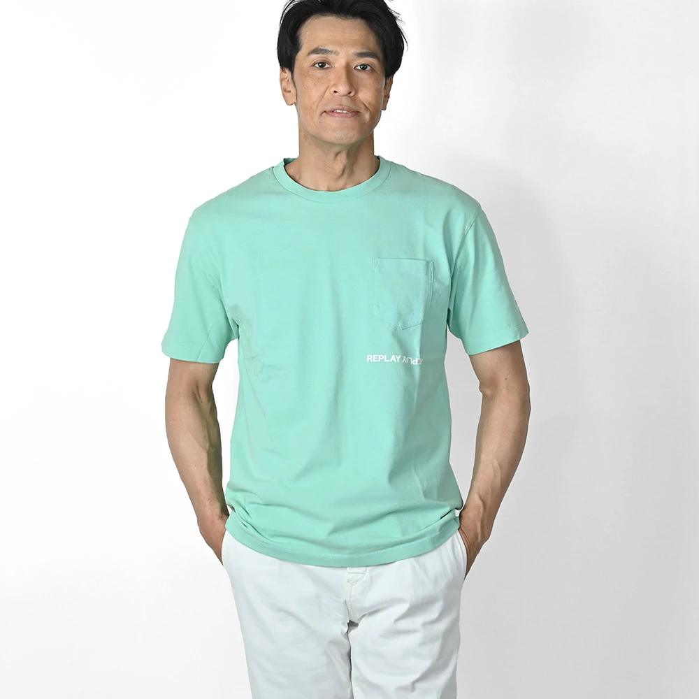 リプレイ　REPLAY　Tシャツ　モデル着用バストアップ画像