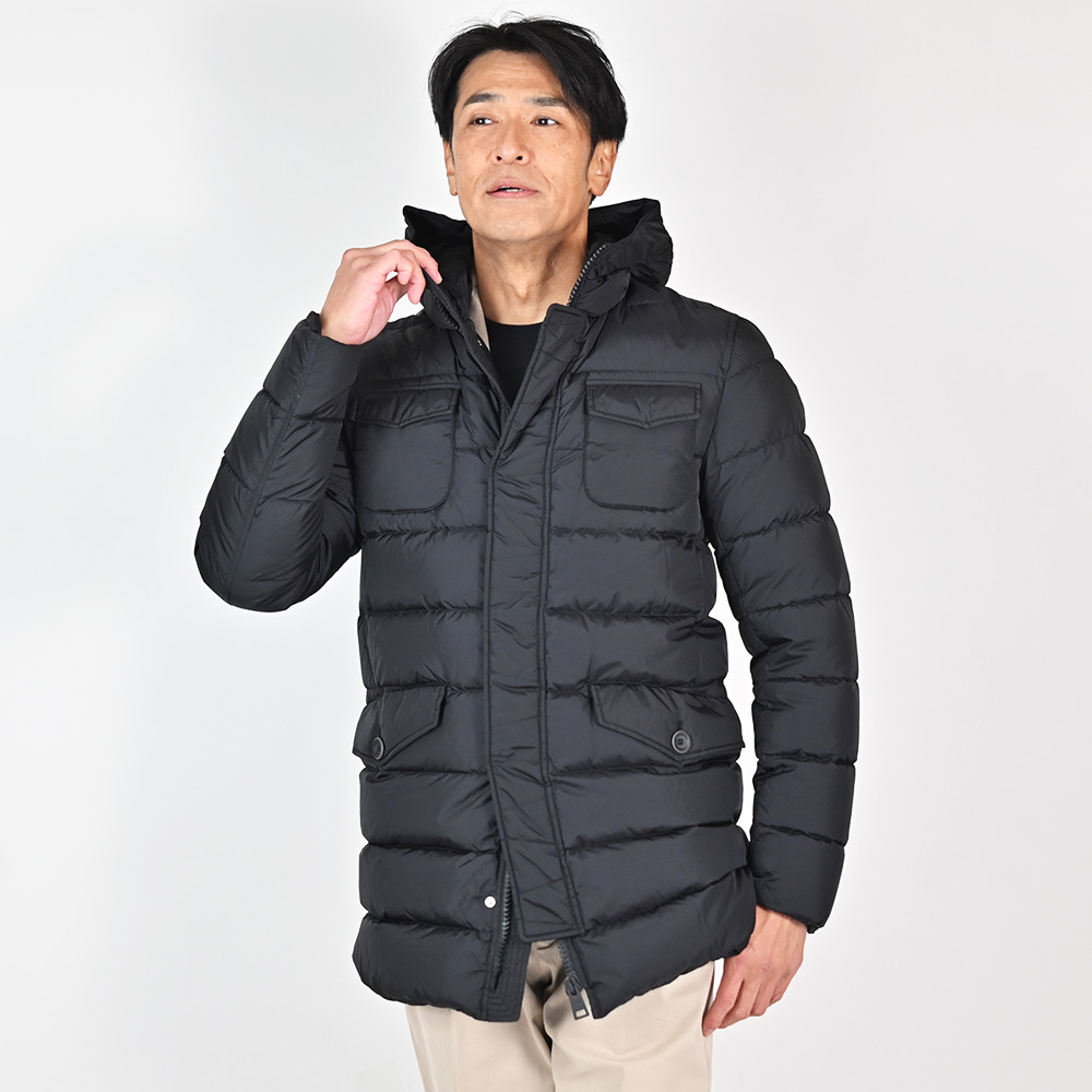 ヘルノ（HERNO）モデル上半身アップ画像
