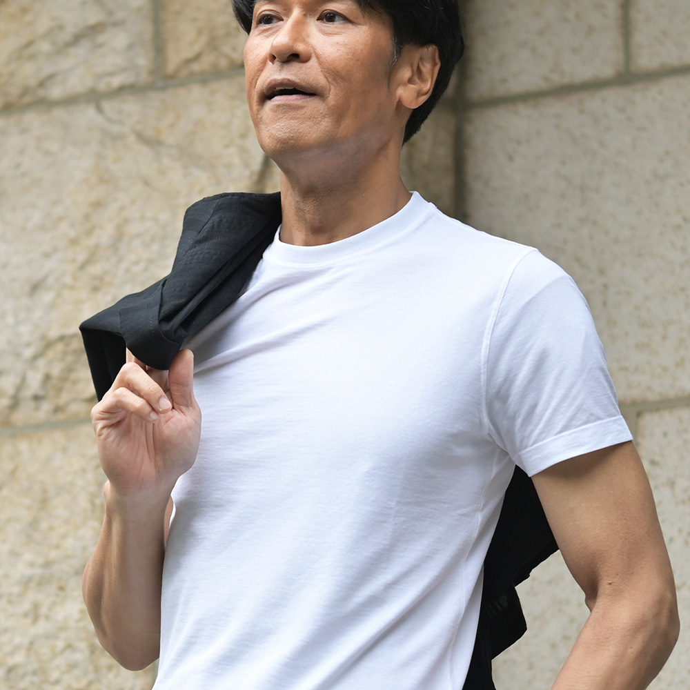 ZANONE（ザノーネ）アイスコットン 半袖Tシャツ　モデル着用バストアップ画像