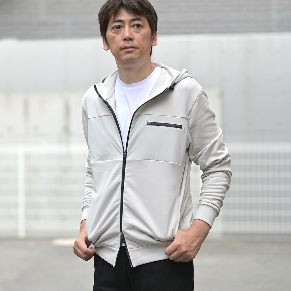 ヘルノ（HERNO）モデル上半身アップ画像