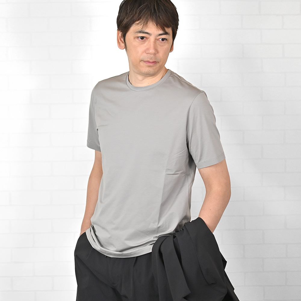 ヘルノ（HERNO）モデル上半身アップ画像