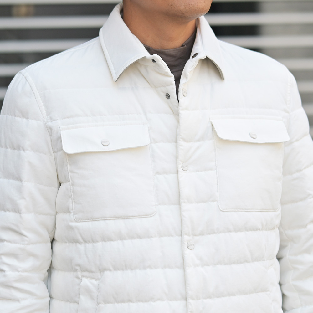 ヘルノ（HERNO）モデル上半身アップ画像