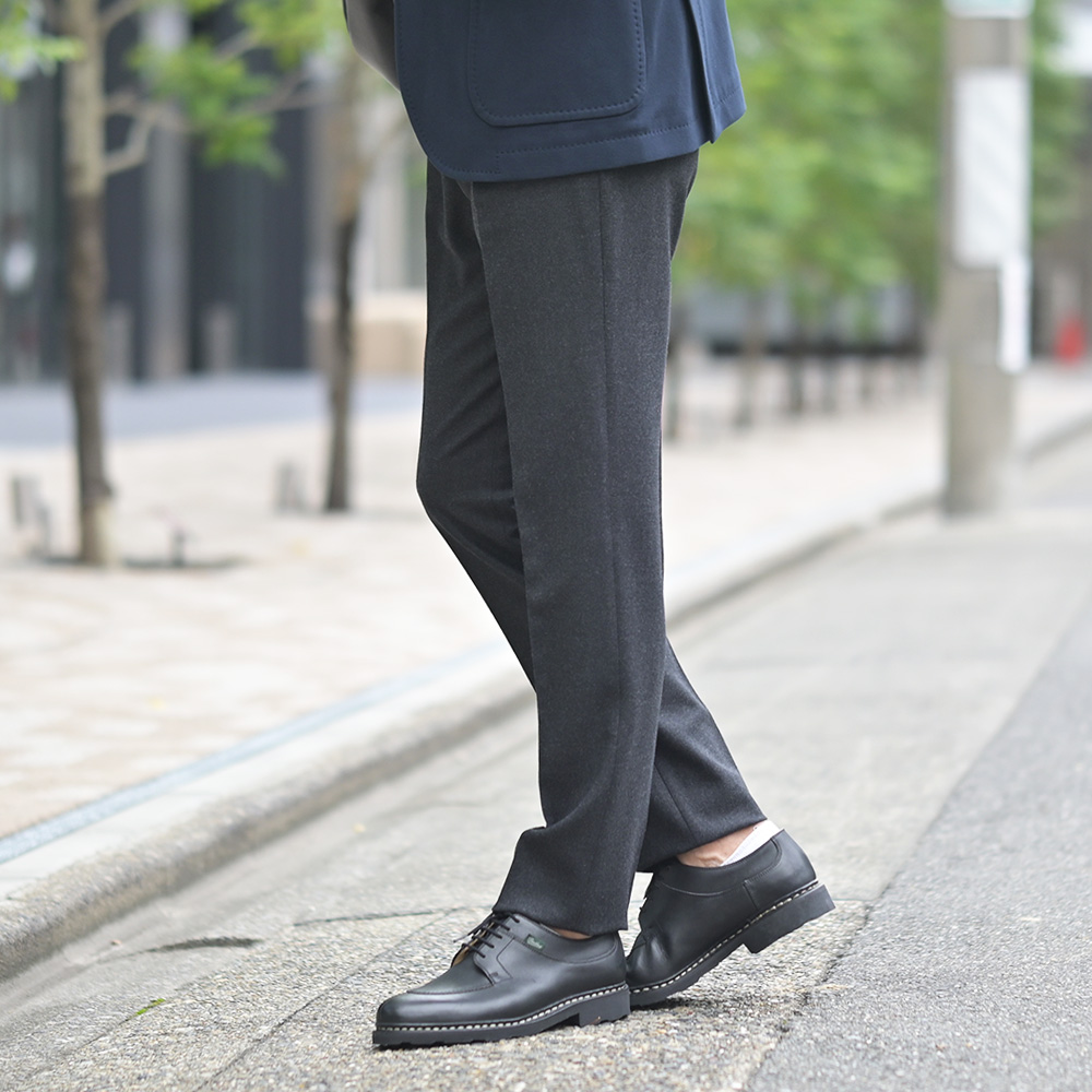 ブリリア　BRIGLIA1949　PROCIDA ロロピアーナ社製ウール イージースラックス　横からのシルエット画像