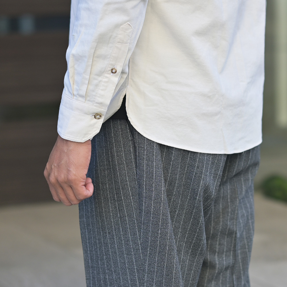 ジャンネット（Giannetto）モデル着用バストアップ画像　ALPHA 細畝コーデュロイ生地 サファリシャツ