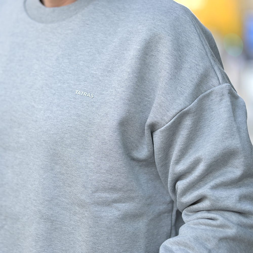 FIDASIO（フィダシオ）スウェット　首元のアップ画像