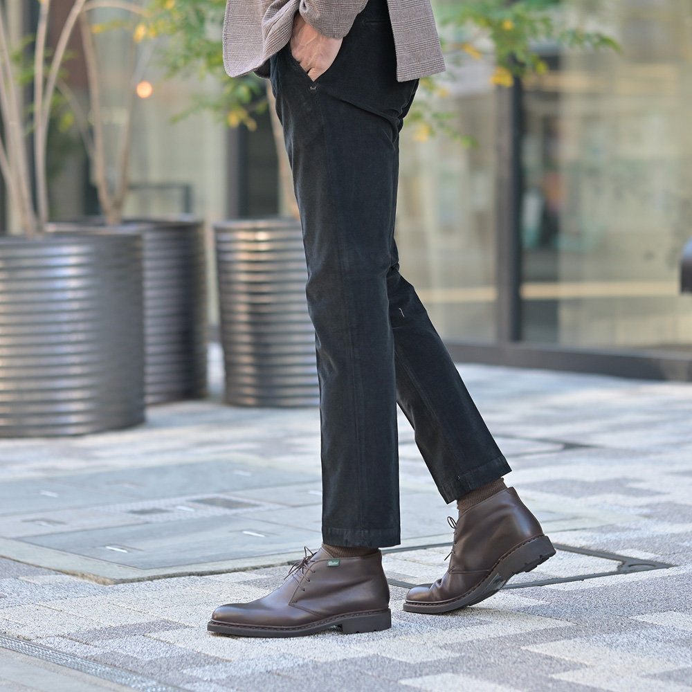 アントレアミ（ENTRE AMIS）8188モデル　細畝コーデュロイパンツ　足元のアップ画像