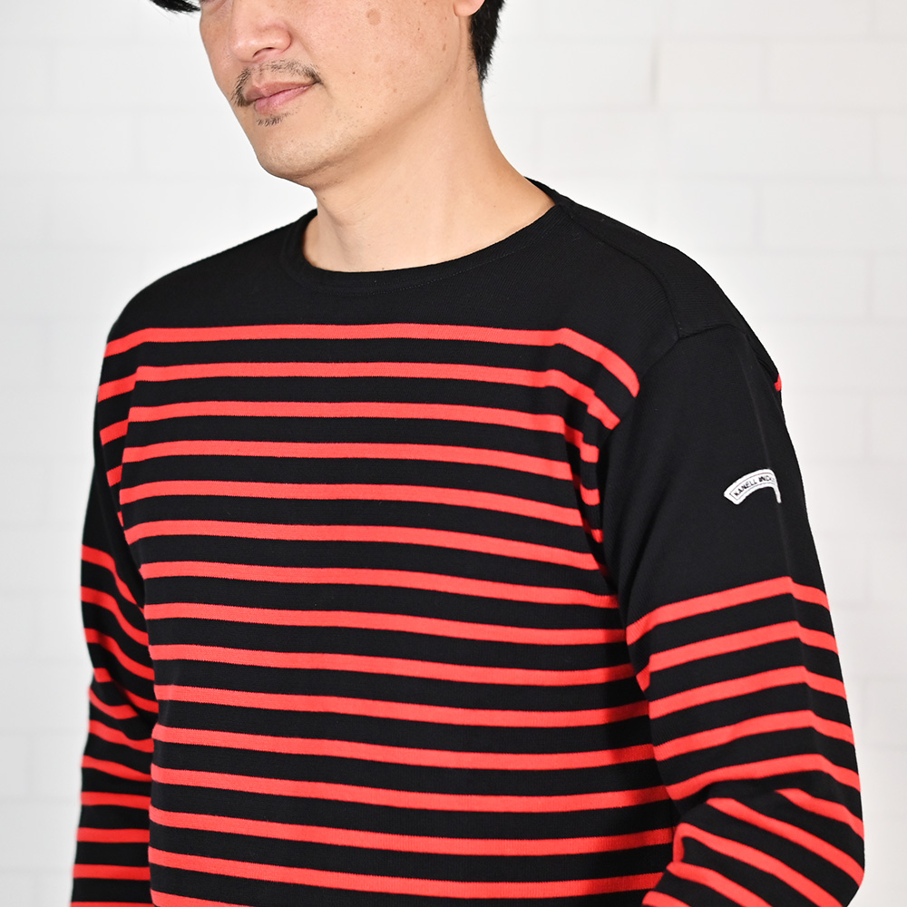 カネル（Kanell）ボナパルト（BONAPARTE）ボーダークルーネックニット　首元のアップ