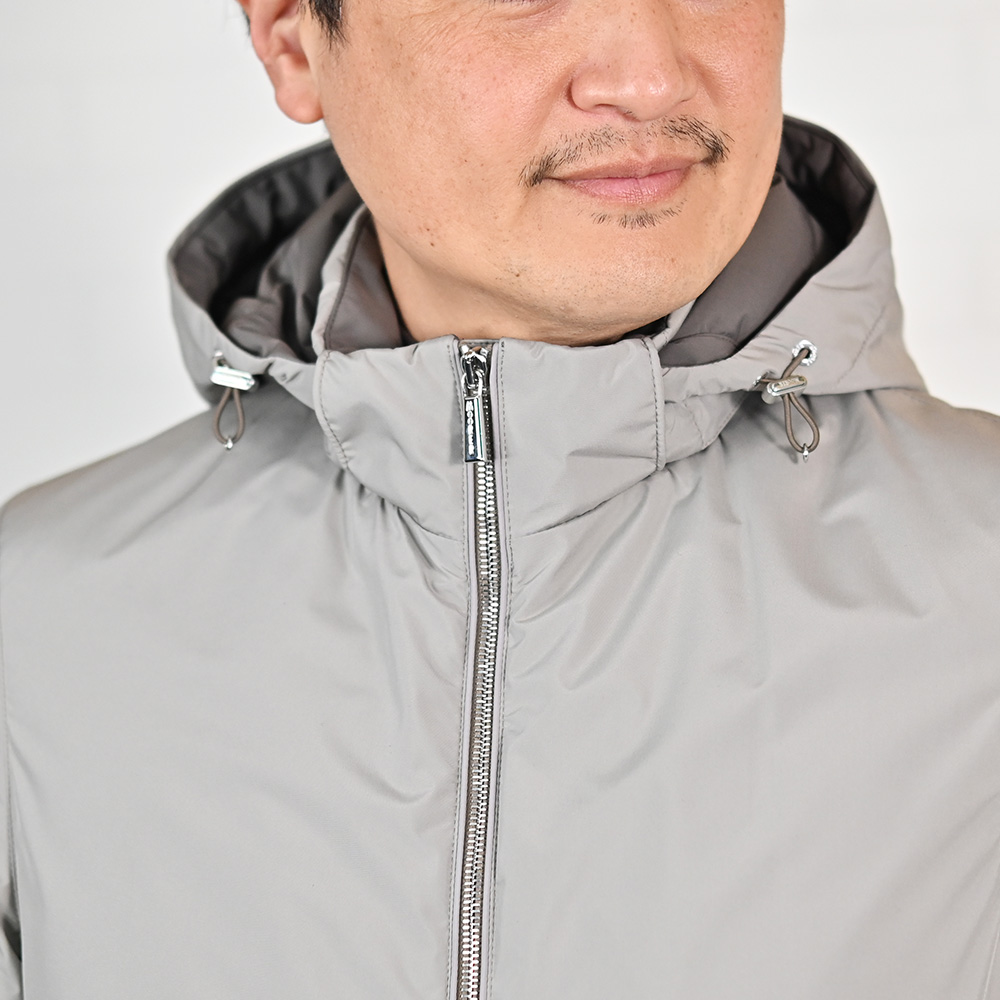 ムーレー（MooRER）アルビニ（ALBINI-STP）－ダウンジャケット　首元のアップ画像