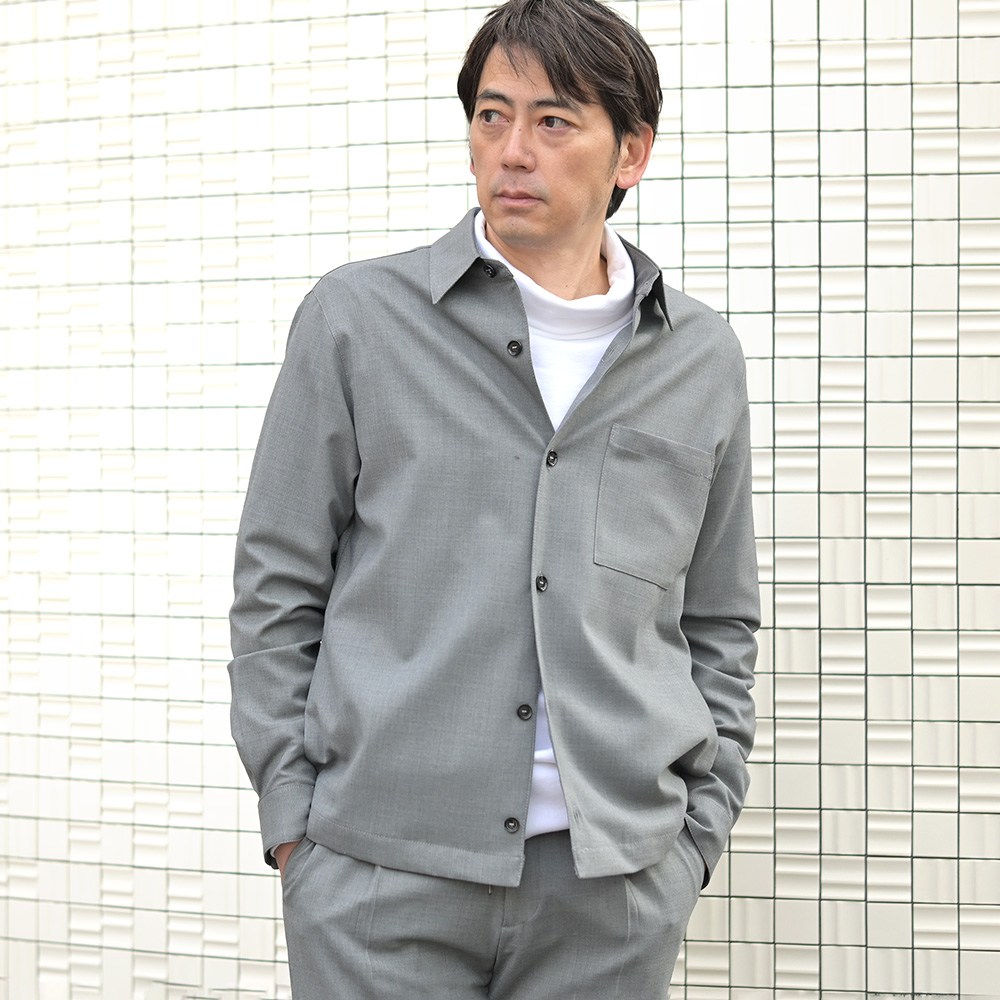 ビーエイブル（BE ABLE）シャツブルゾン　モデル着用上半身アップ画像