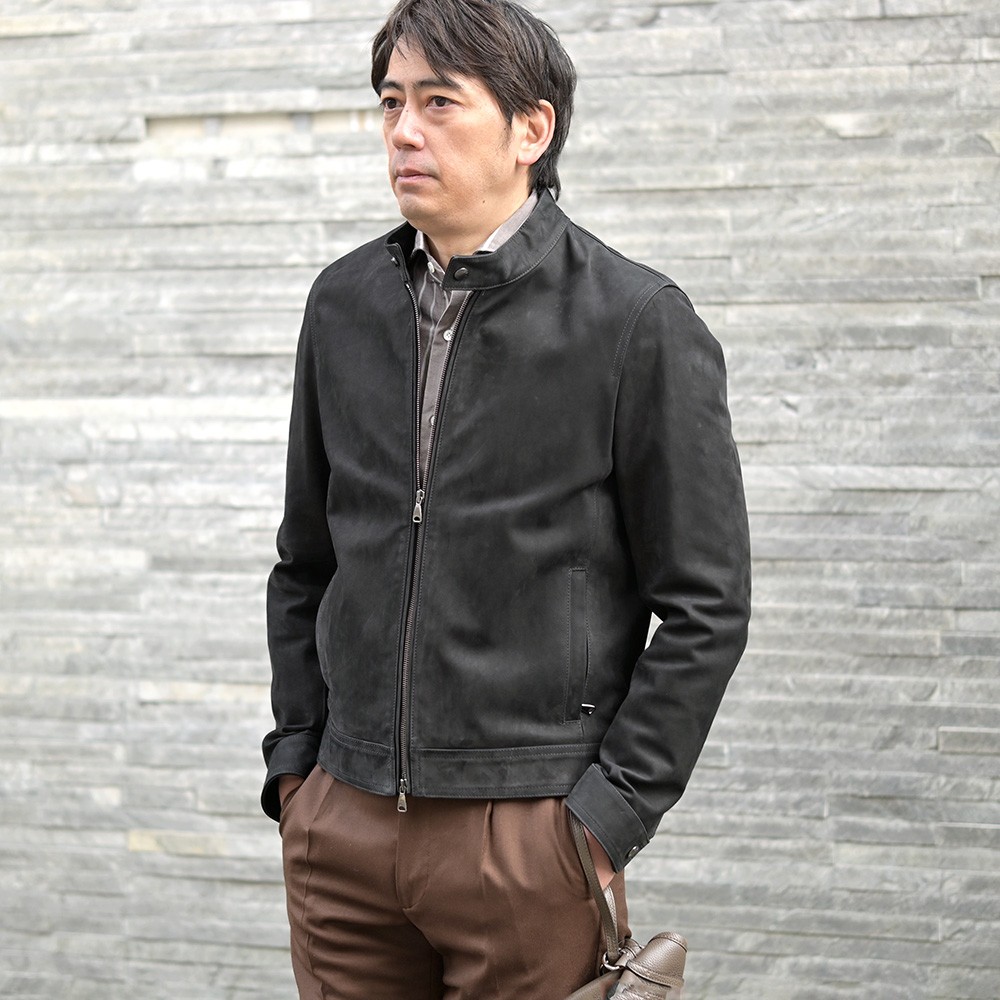 エンメティ（EMMETI）　モデル着用上半身アップ画像