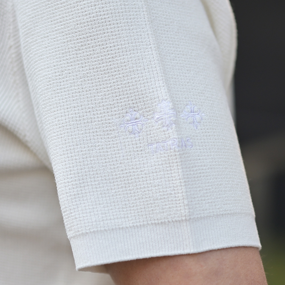 タトラス（TATRAS）ERIGONE（エリゴネ）ニットポロシャツ　腕部分のクローズアップ画像