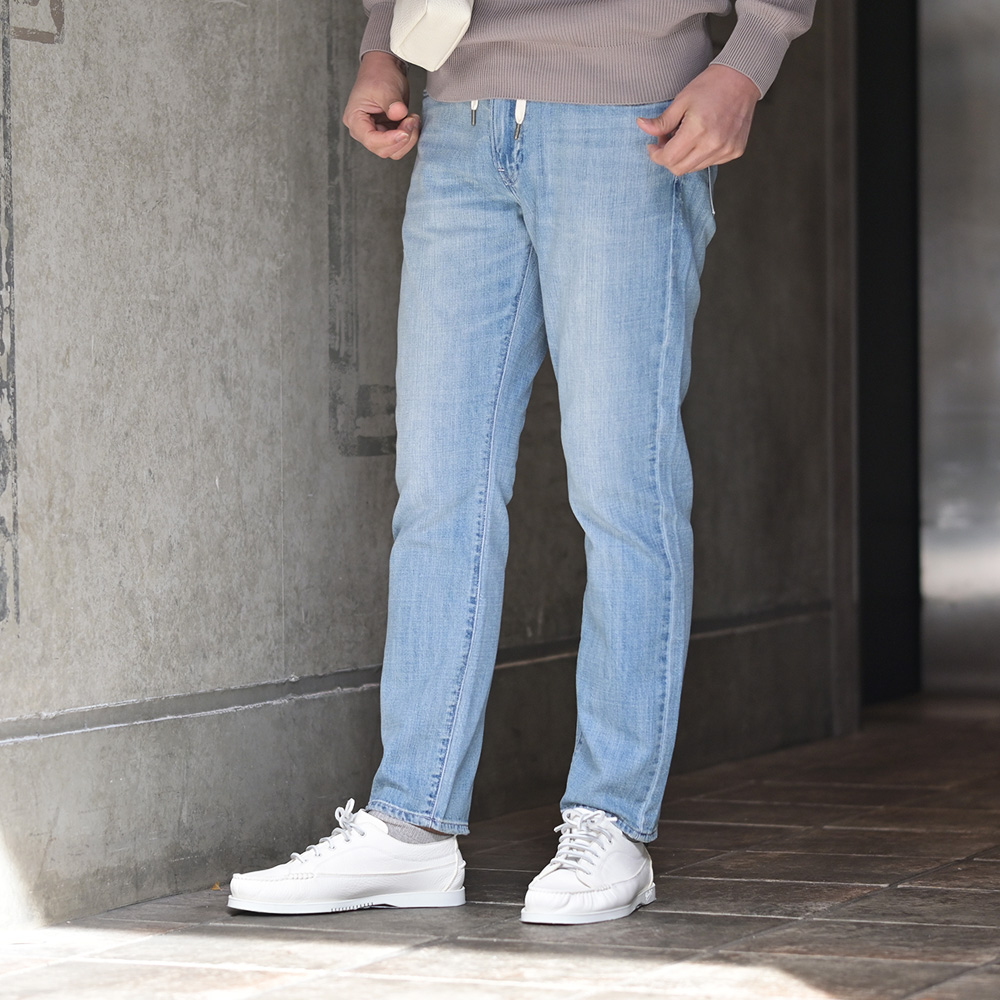 RED CARD（レッドカード）　Rhythm + Easy -リズムプラスイージー-　デニム　モデル着用アップ画像