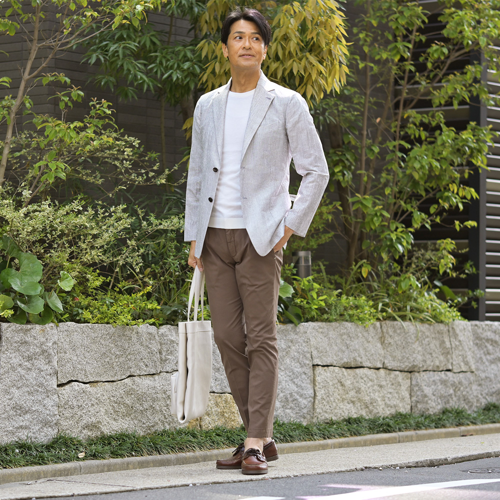 アントレアミ（ENTRE AMIS）8188モデル スリムテーパード チノスラックスを使ったコーディネート