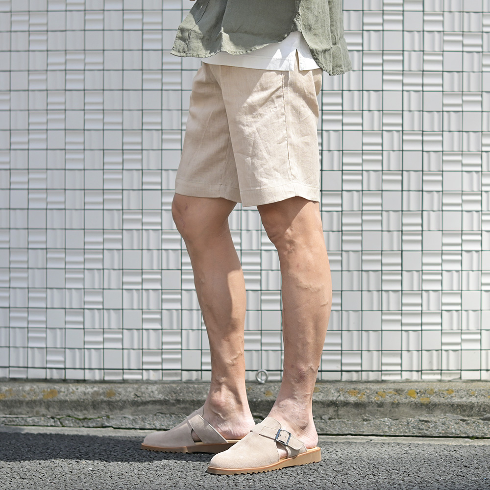 アントレアミ（ENTRE AMIS）8188モデル スリムテーパード チノスラックス　足元のアップ画像