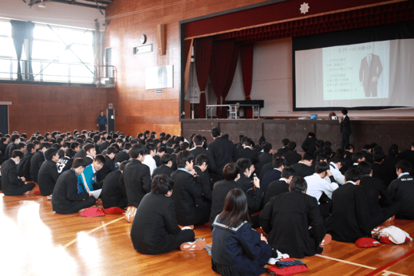 愛知県立佐織工業高校　スーツ講座